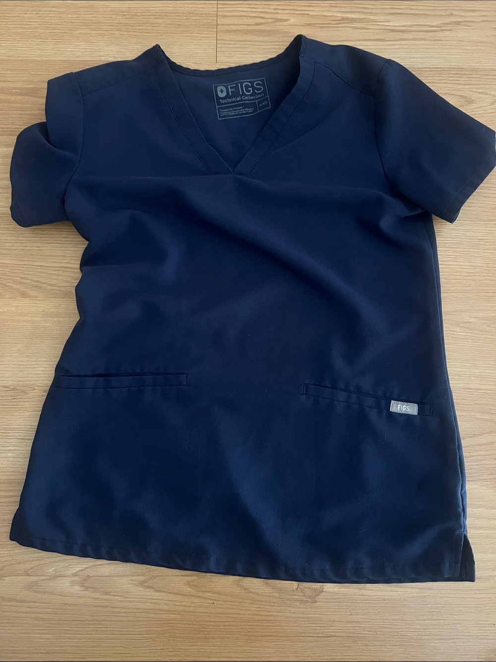 FIGS Casma Scrub Top™ - Navy V-Neck